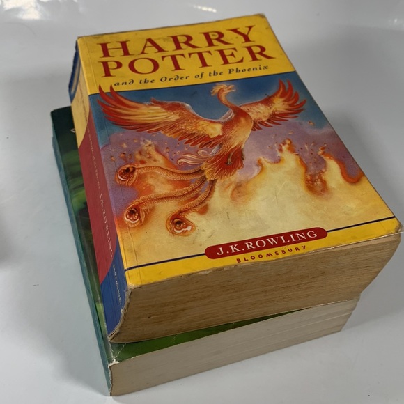 lot of 4 Harry Potter Books by Bloomsbury and Scholatic - Picture 10 of 12